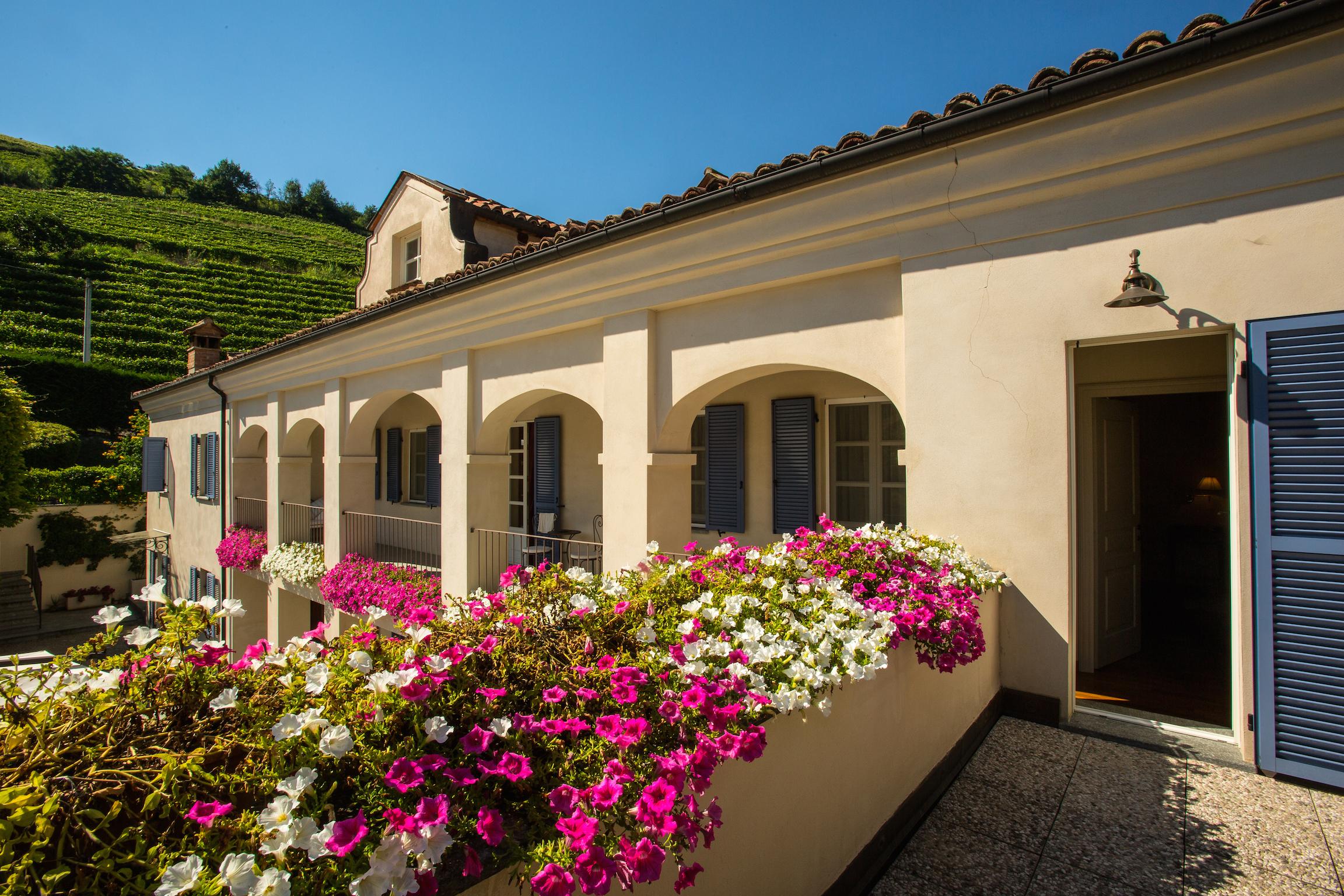 Neviglie Marcarini Agriturismo المظهر الخارجي الصورة