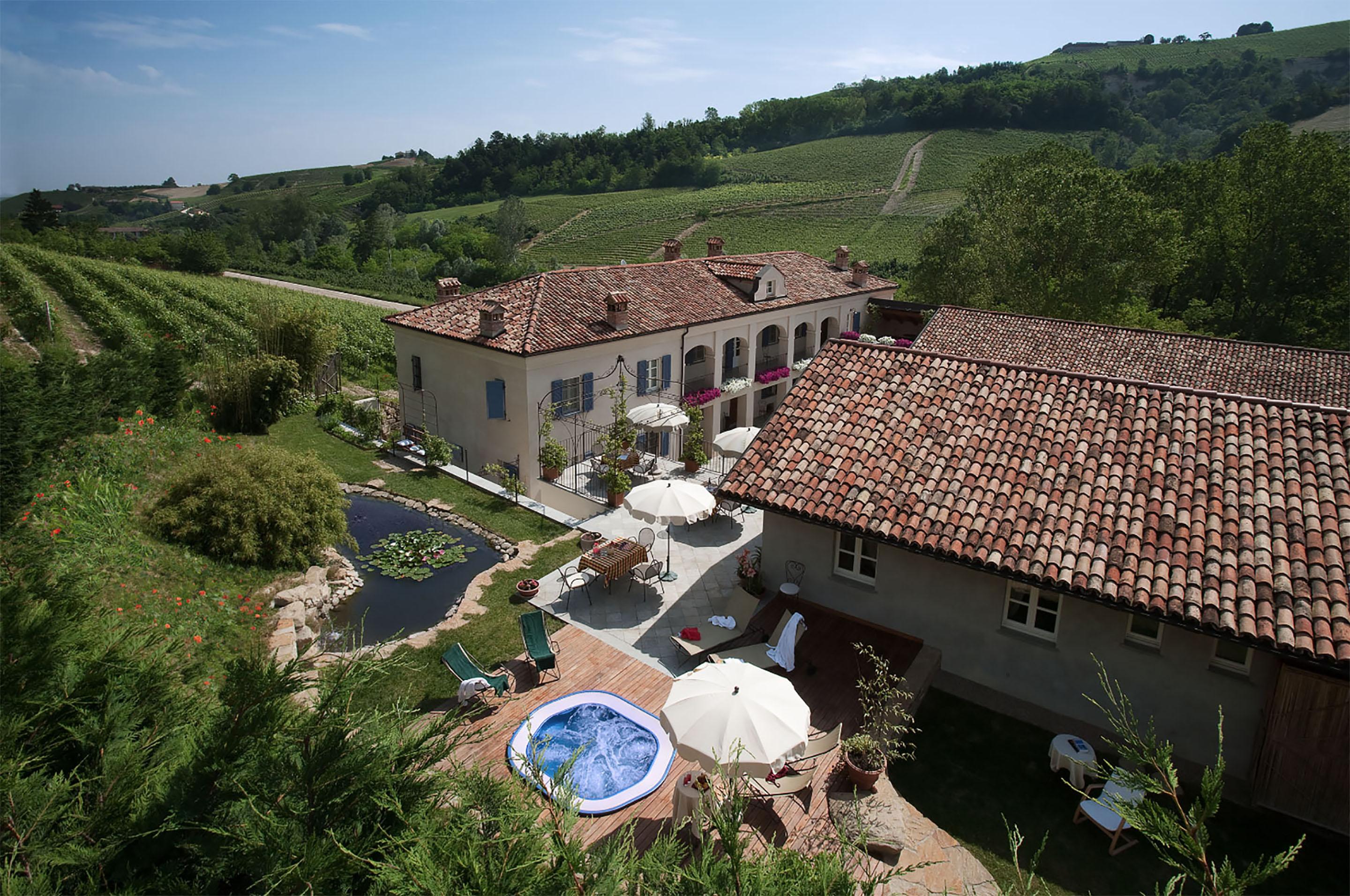 Neviglie Marcarini Agriturismo المظهر الخارجي الصورة