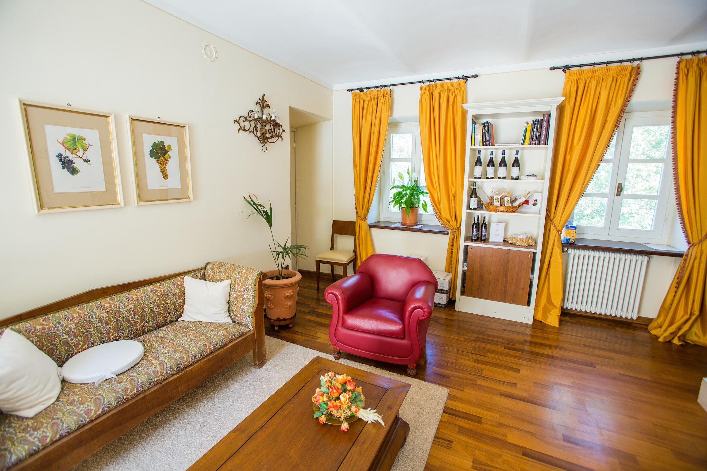 Neviglie Marcarini Agriturismo المظهر الخارجي الصورة