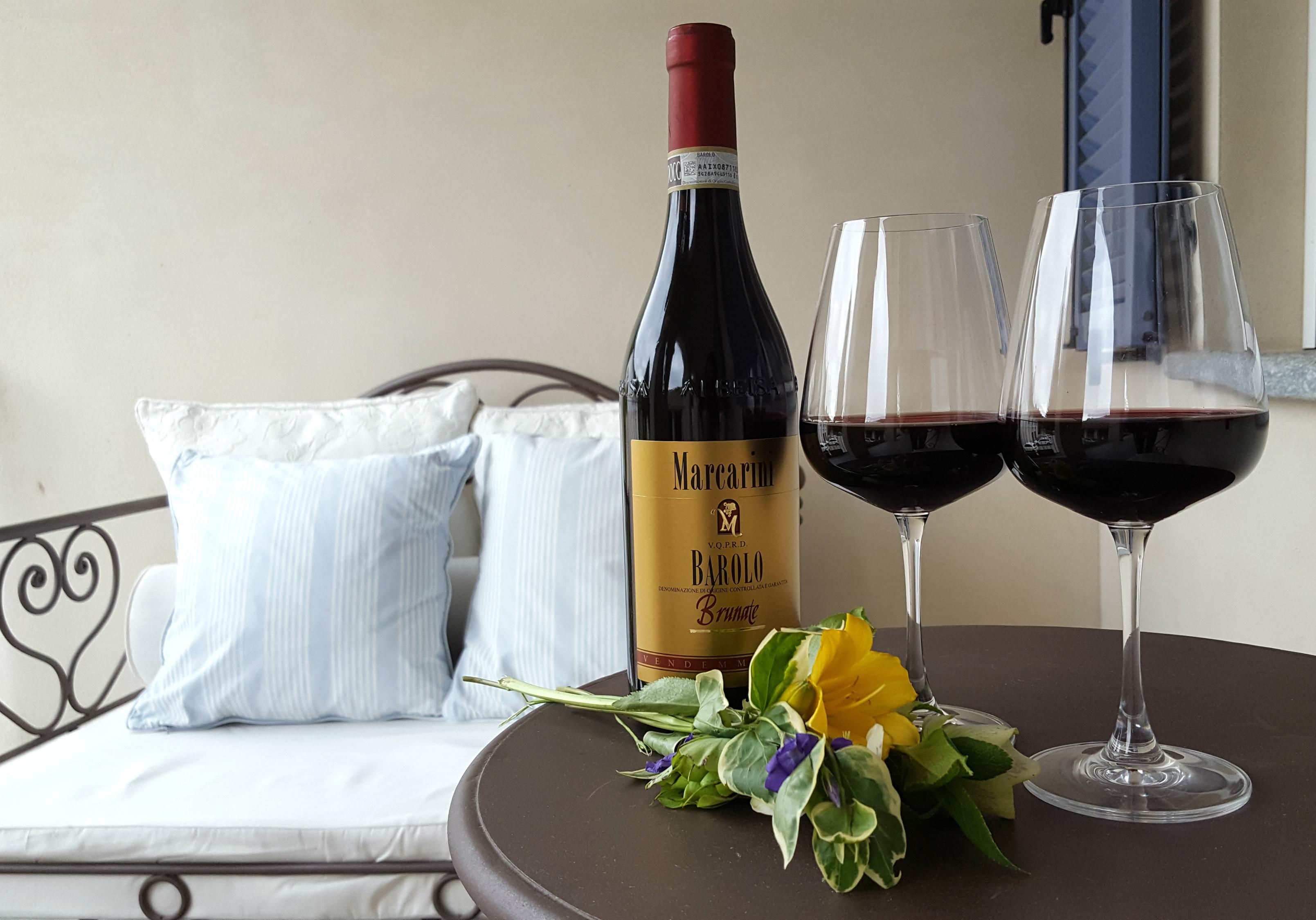 Neviglie Marcarini Agriturismo المظهر الخارجي الصورة