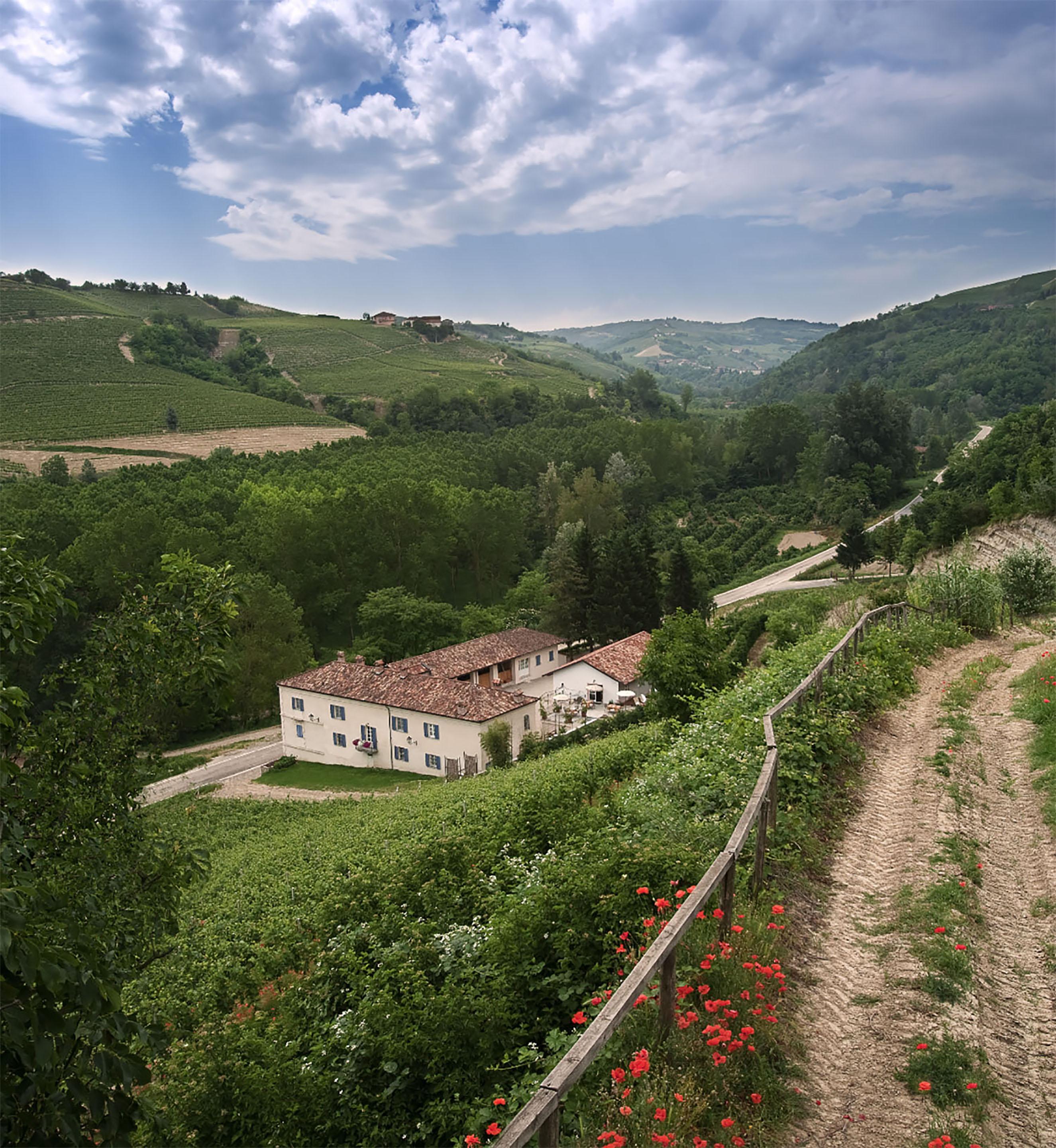 Neviglie Marcarini Agriturismo المظهر الخارجي الصورة