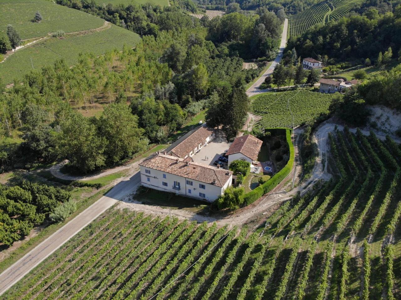 Neviglie Marcarini Agriturismo المظهر الخارجي الصورة
